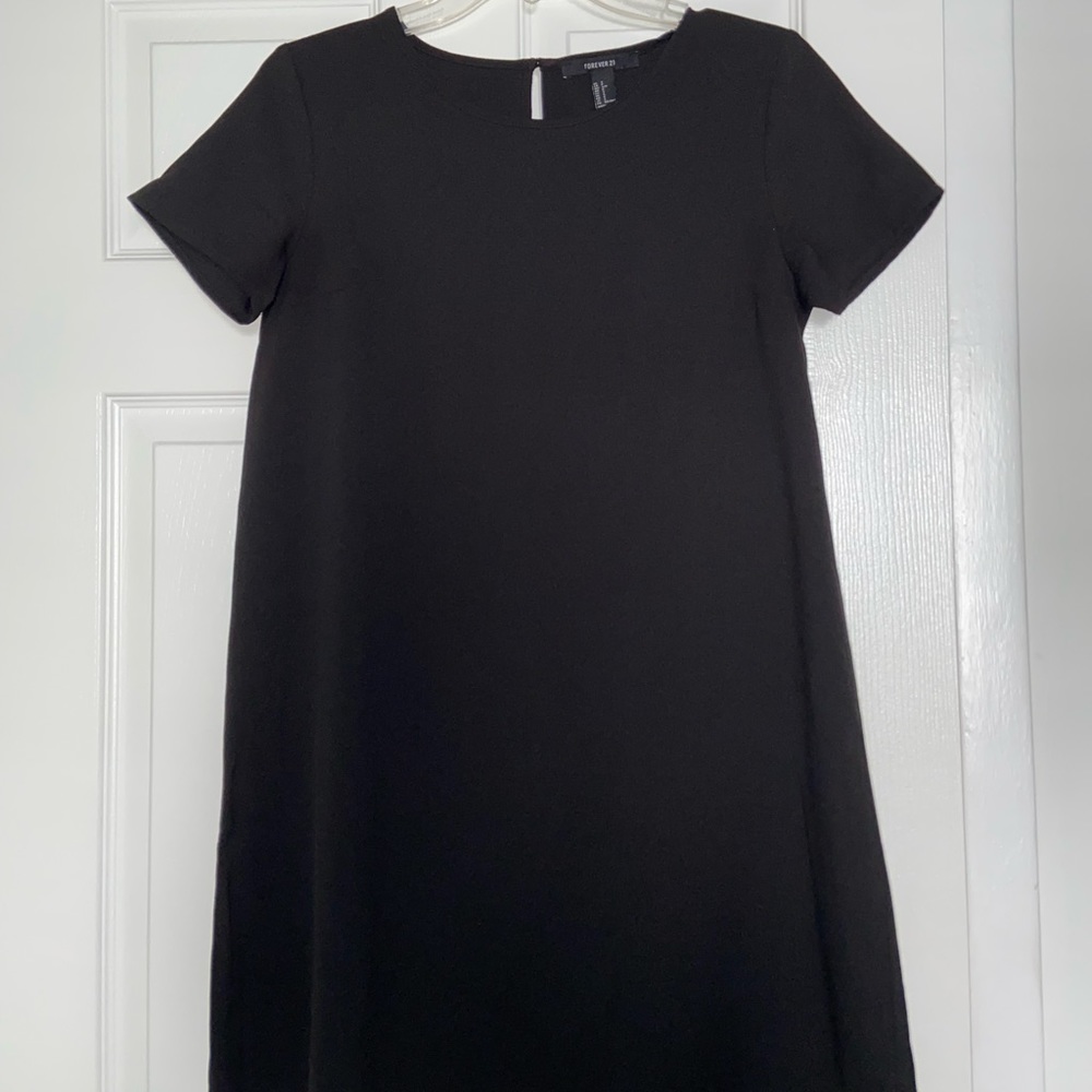 Black short sleeve dress